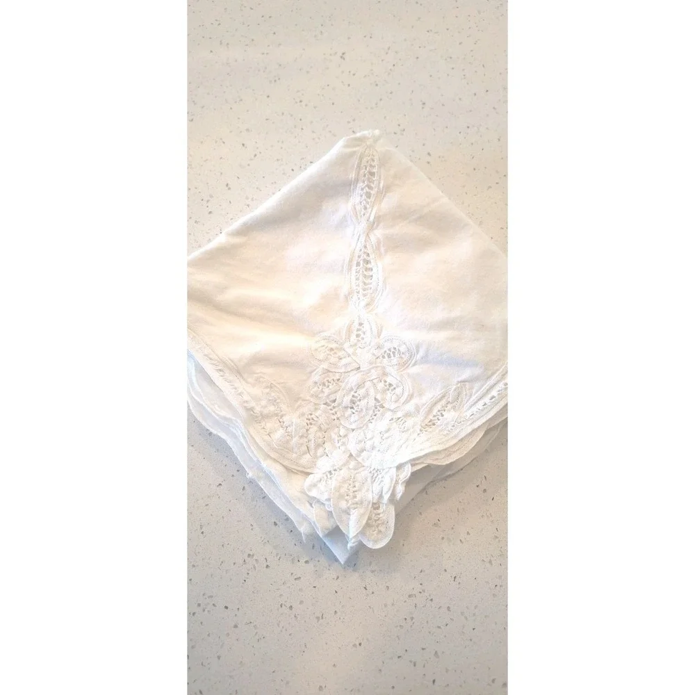 Vintage White Battenburg Lace Tablecloth 39